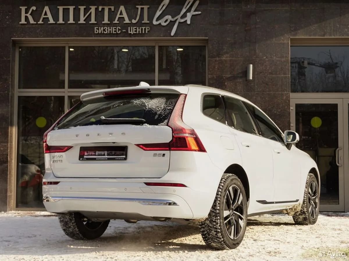 Volvo XC60 — фото 8