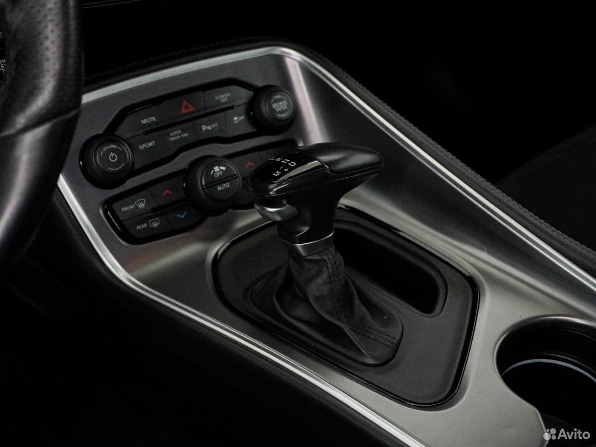 Dodge Challenger — фото 11
