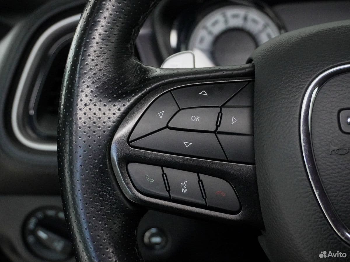 Dodge Challenger — фото 12