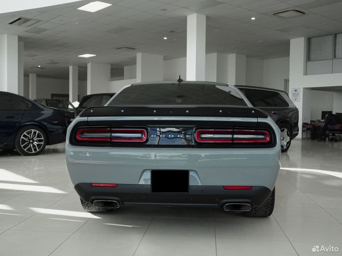 Dodge Challenger — фото 4