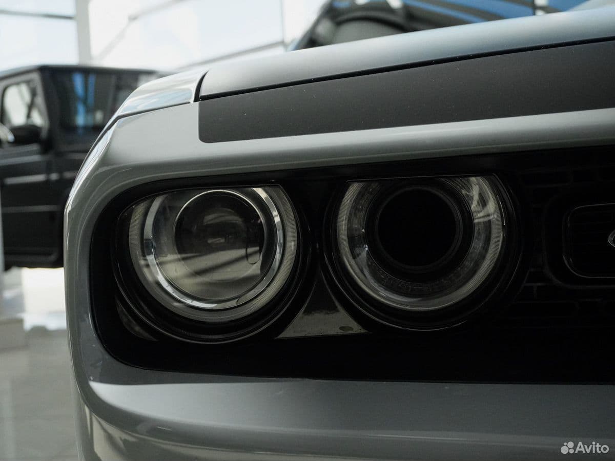 Dodge Challenger — фото 6