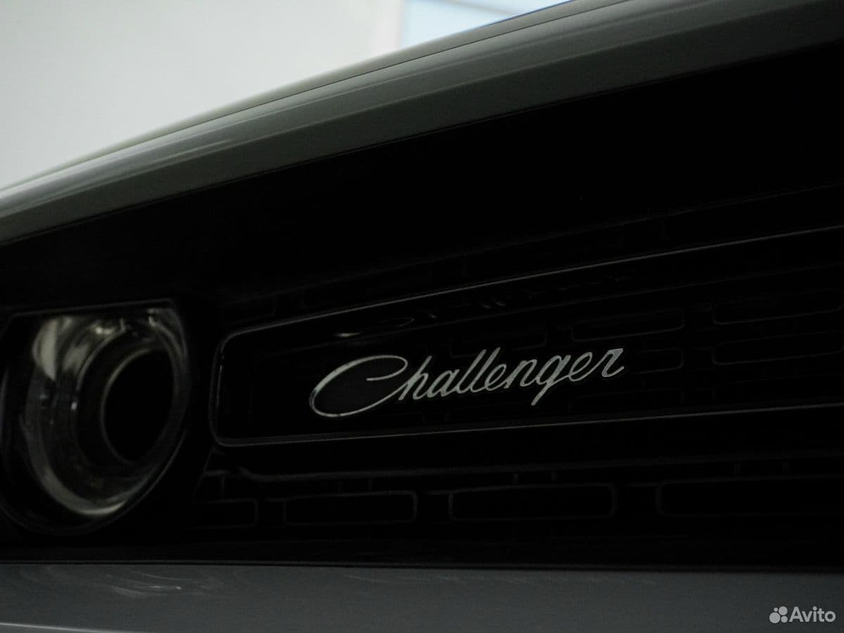 Dodge Challenger — фото 8