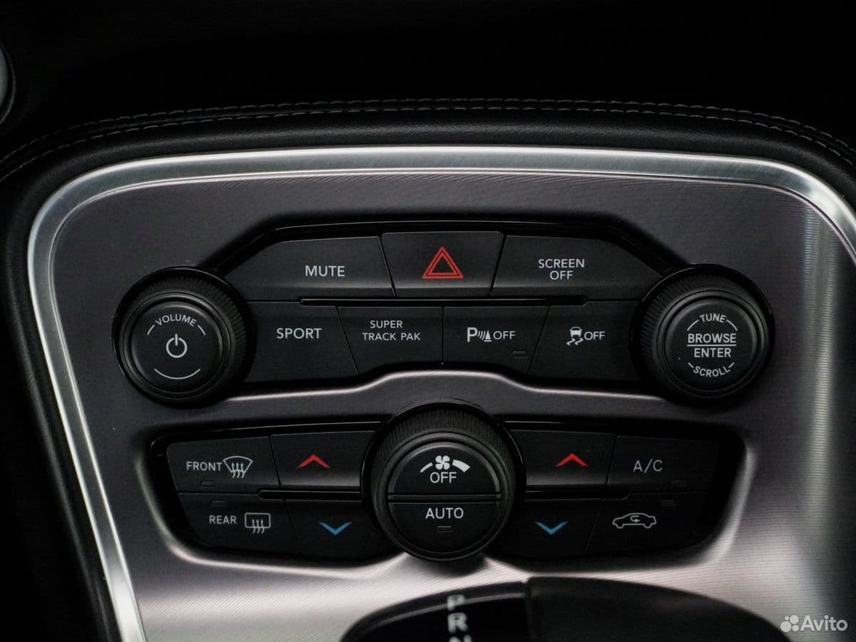Dodge Challenger — фото 9