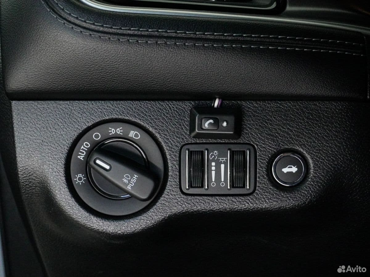 Dodge Challenger — фото 10
