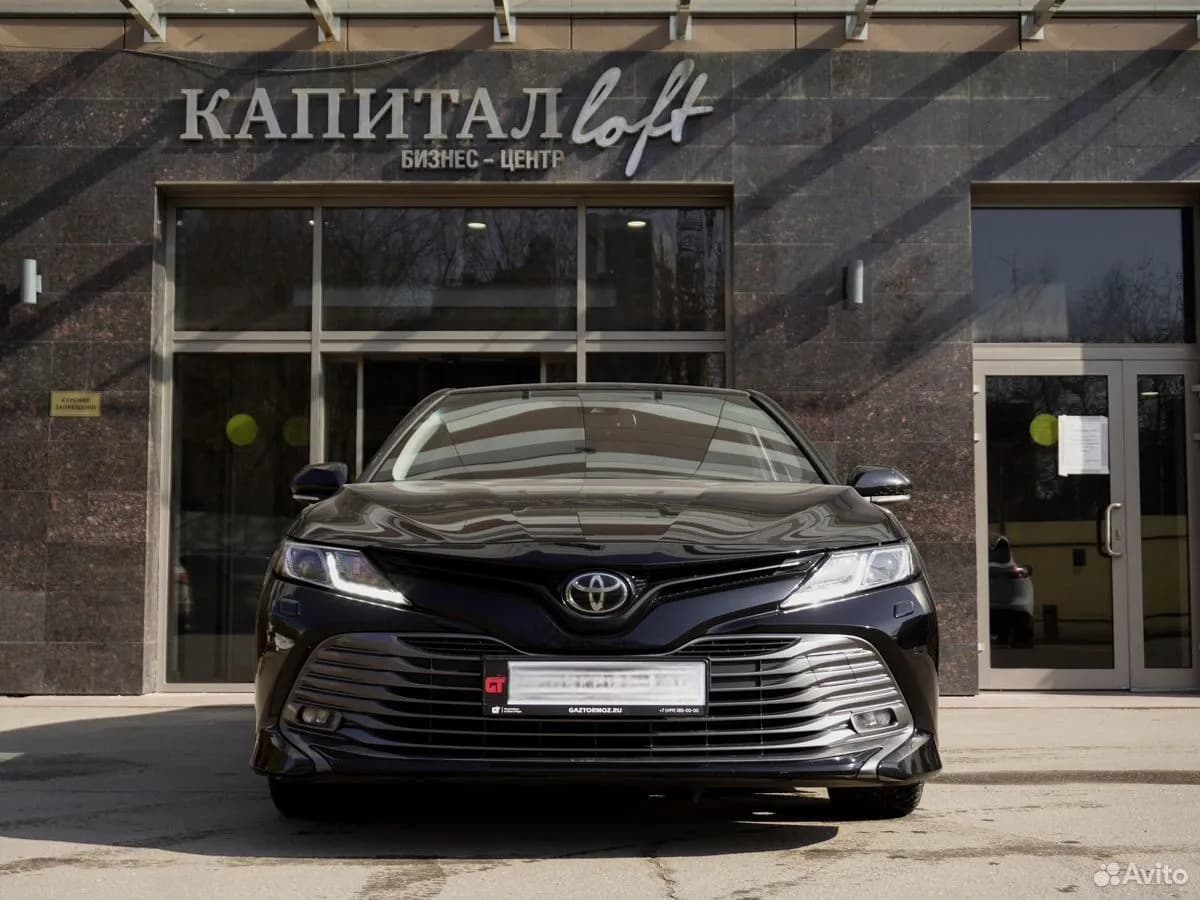 Toyota Camry — фото 2