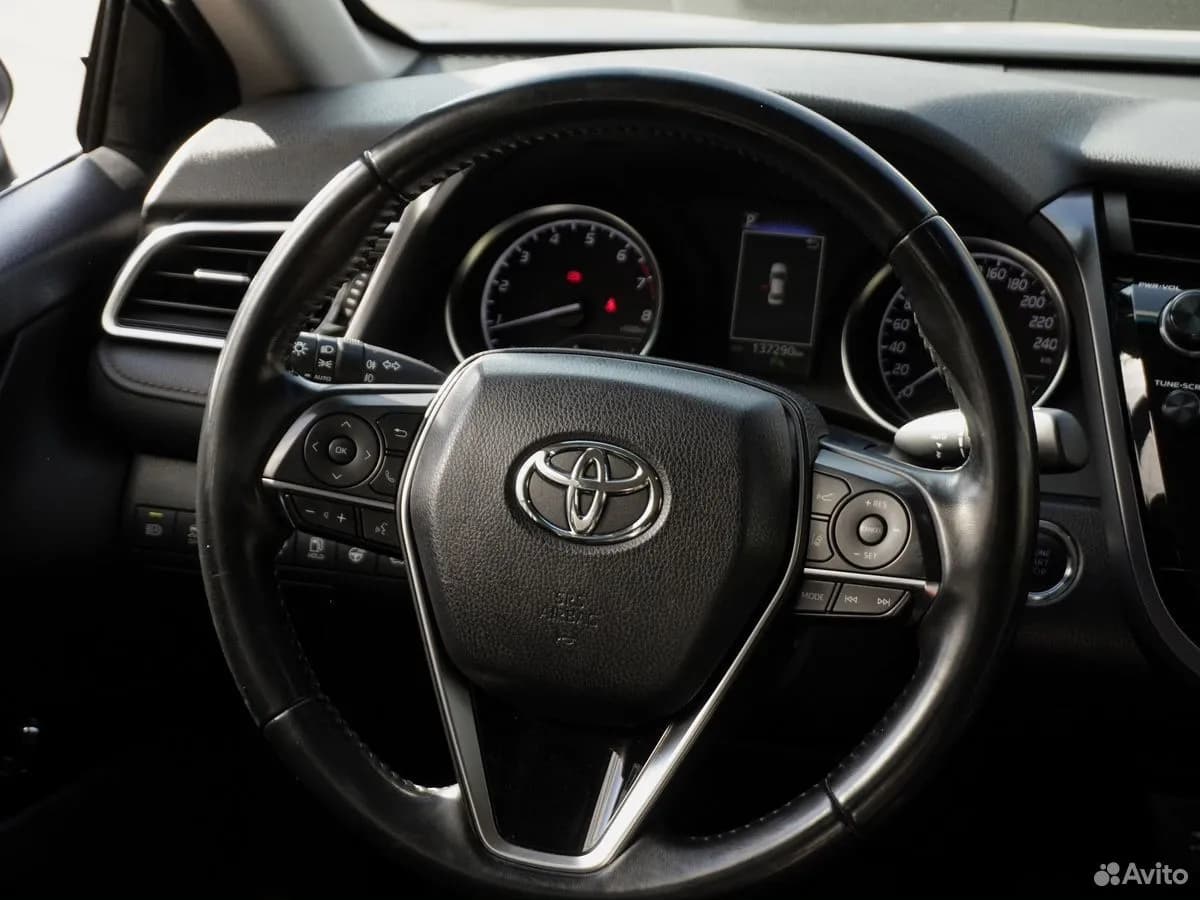 Toyota Camry — фото 22