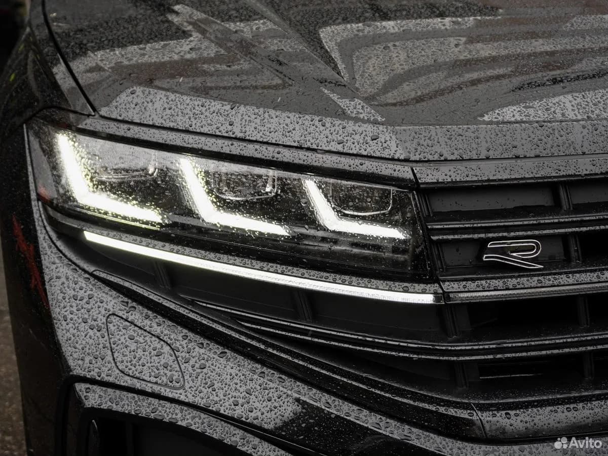 Volkswagen Touareg — фото 10