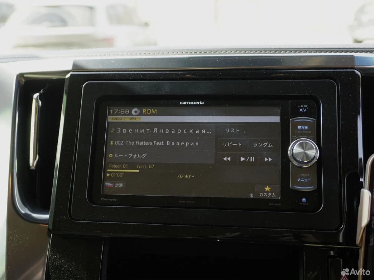 Toyota Alphard — фото 12