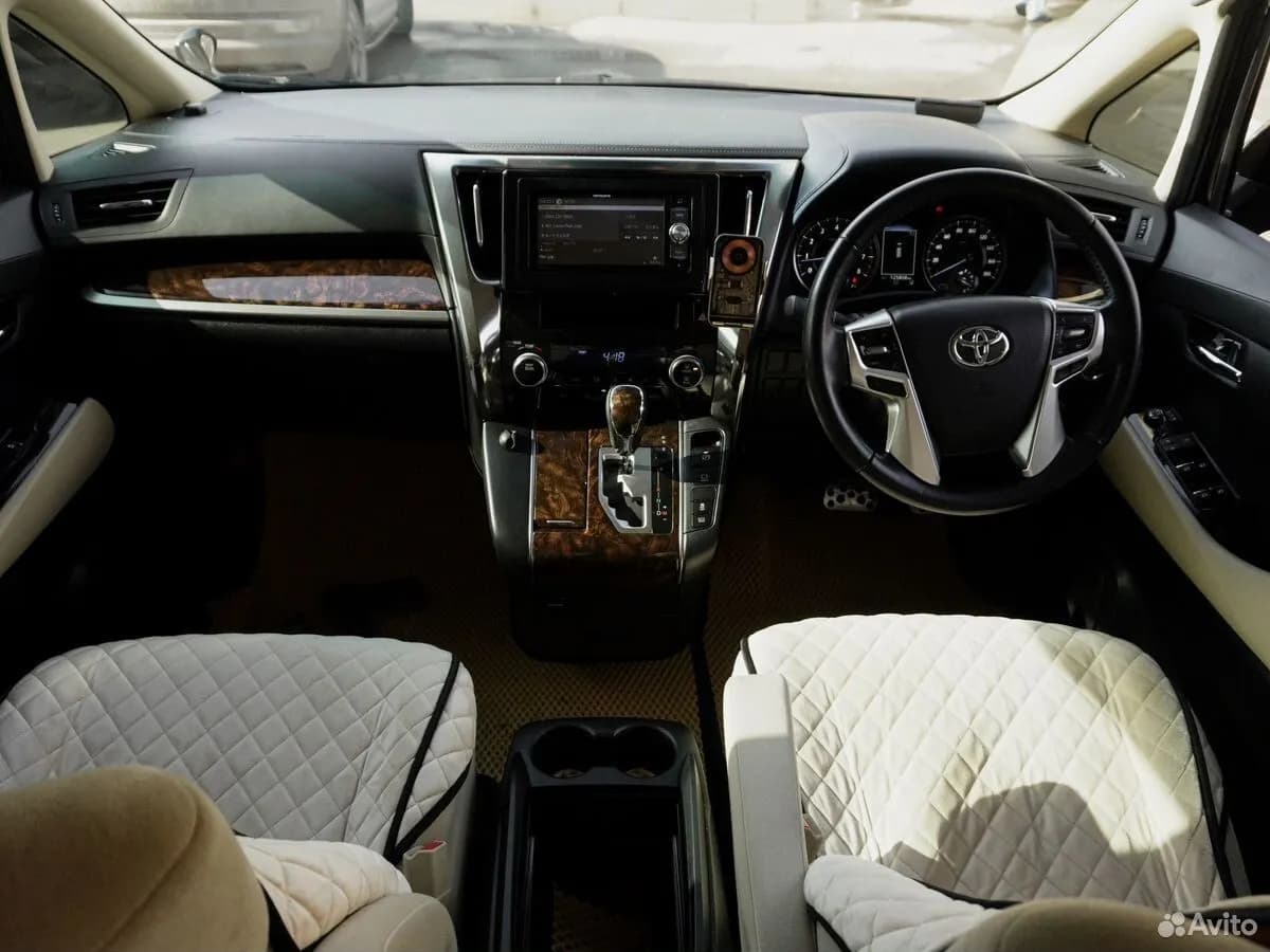 Toyota Alphard — фото 21