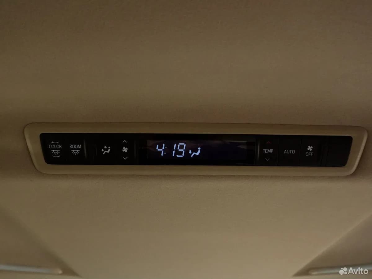 Toyota Alphard — фото 22