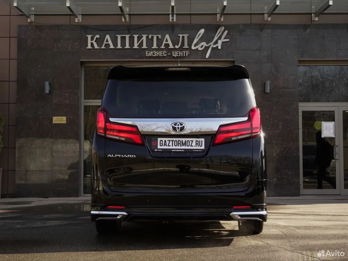 Toyota Alphard — фото 7