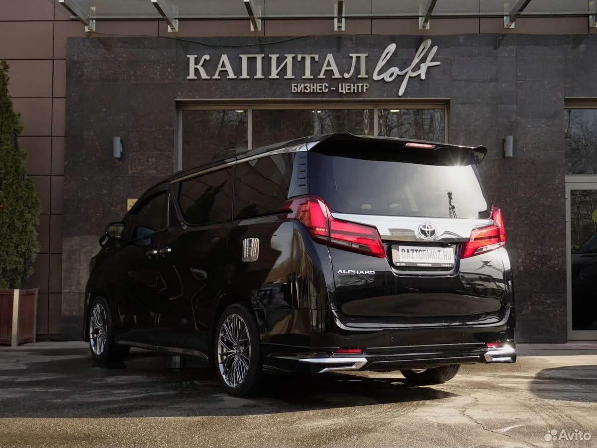 Toyota Alphard — фото 8