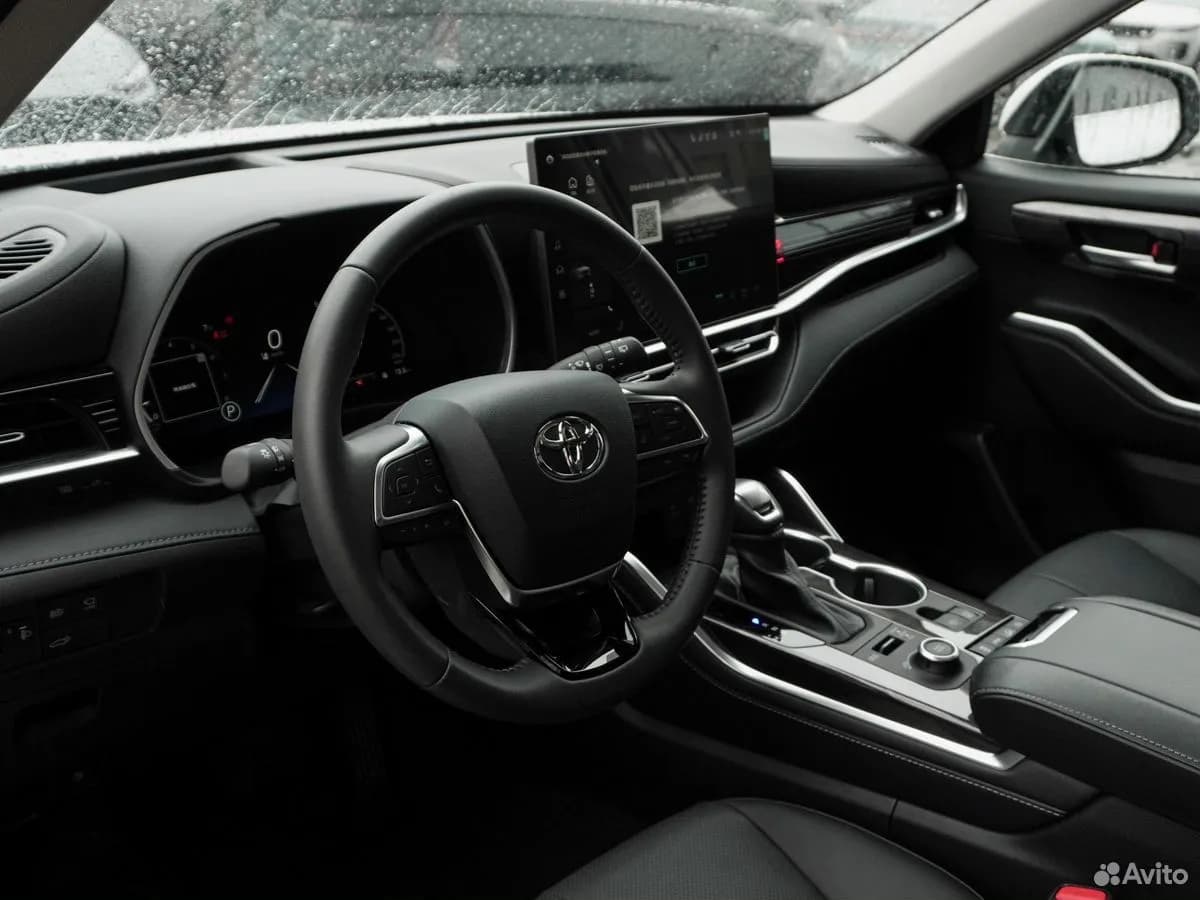 Toyota Highlander — фото 14