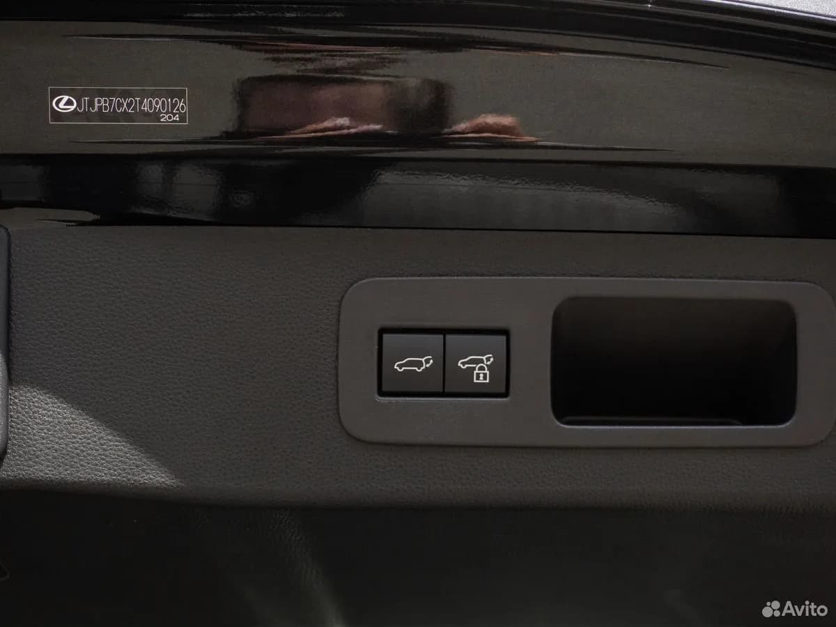 Lexus LX — фото 13