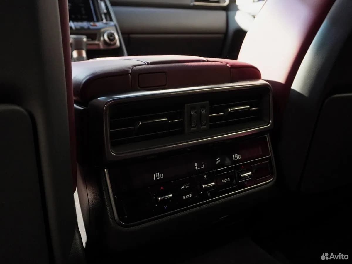 Lexus LX — фото 31