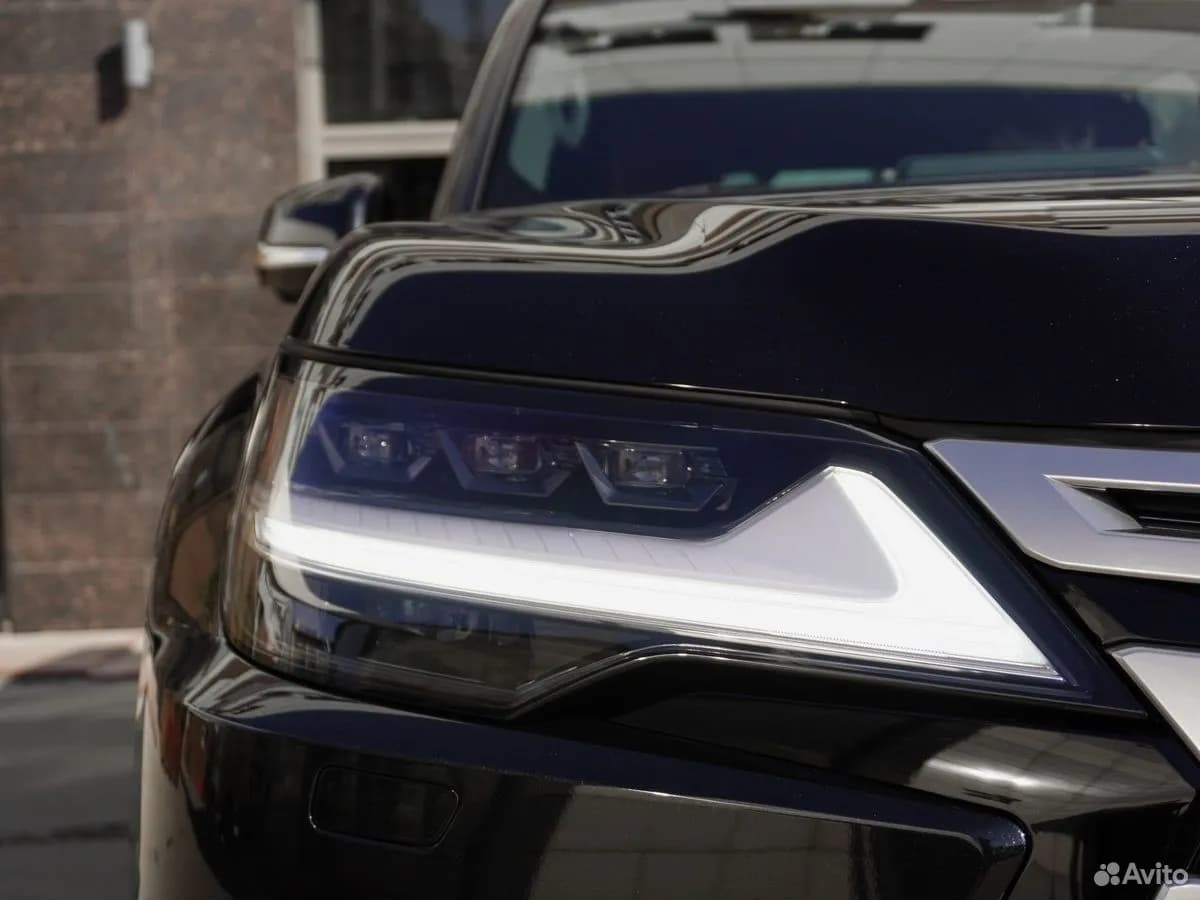 Lexus LX — фото 10