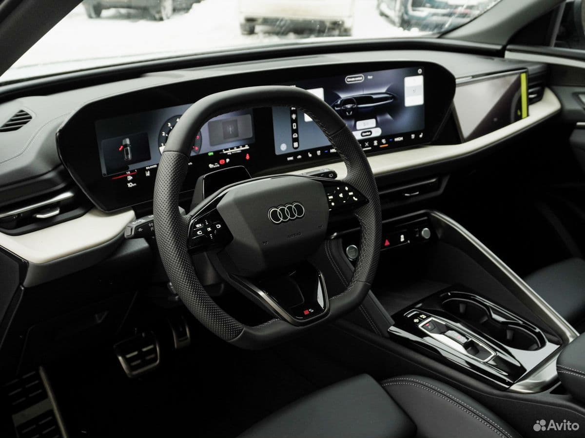 Audi Q5L — фото 27
