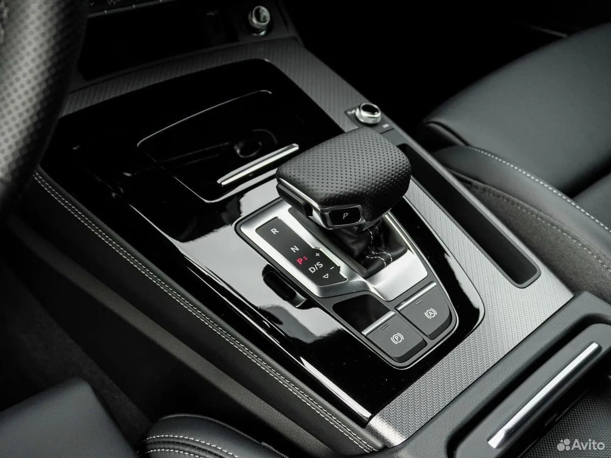 Audi Q5L — фото 19