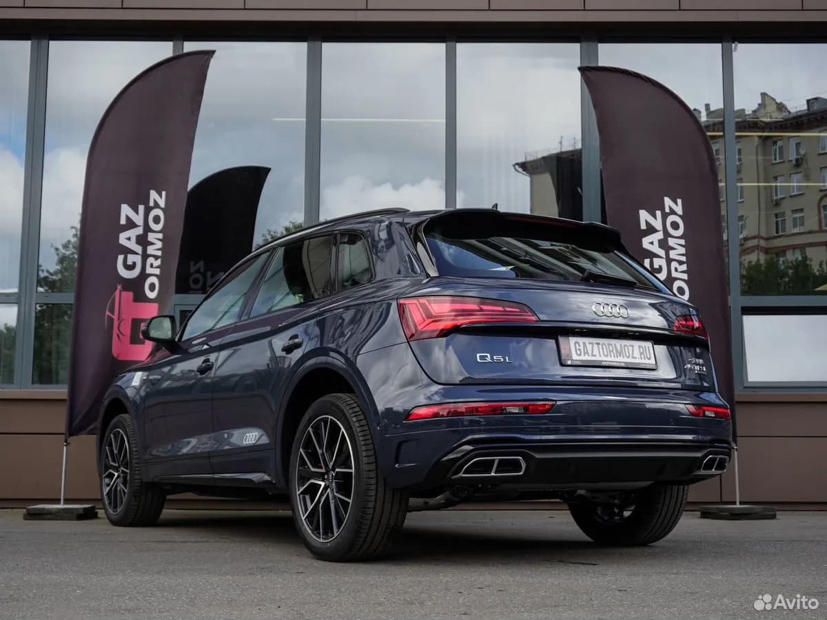 Audi Q5L — фото 5