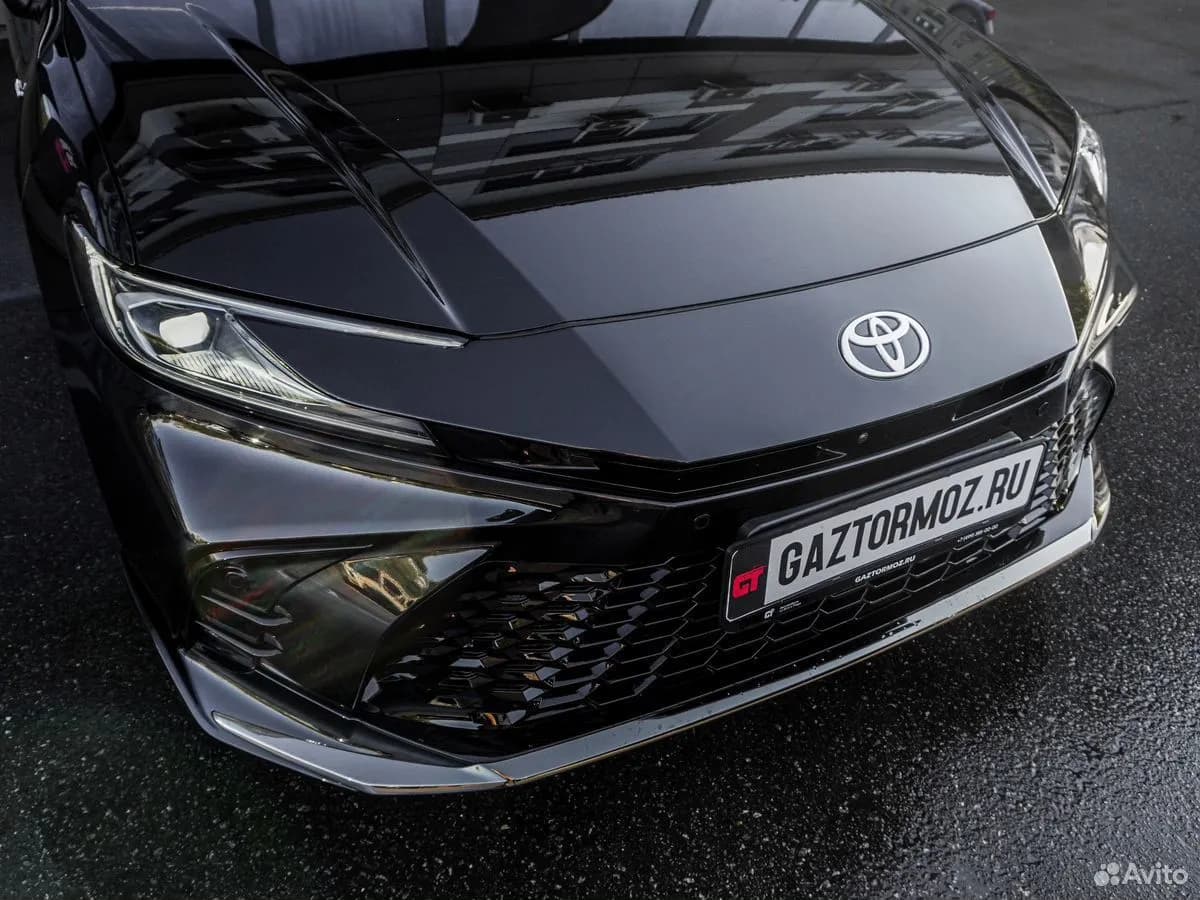 Toyota Camry — фото 11