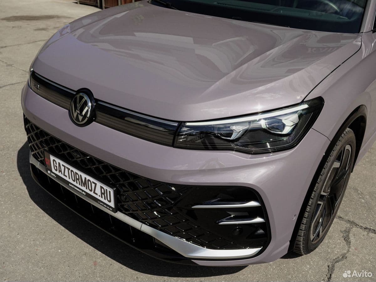 Volkswagen Tiguan L — фото 11