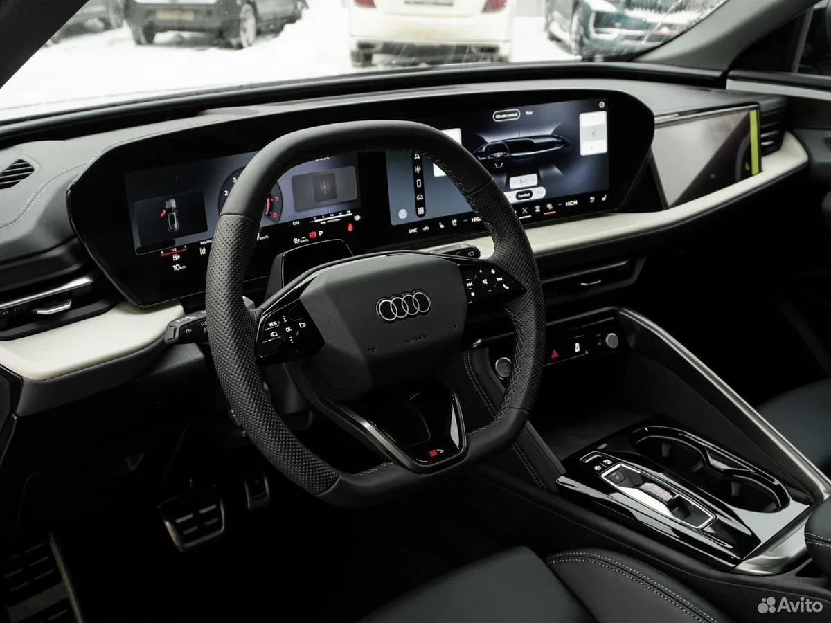 Audi Q5L — фото 27