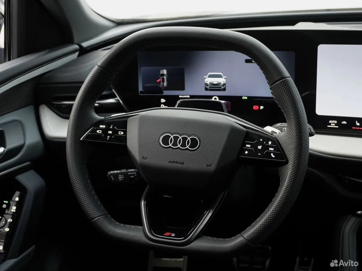 Audi Q5L — фото 31