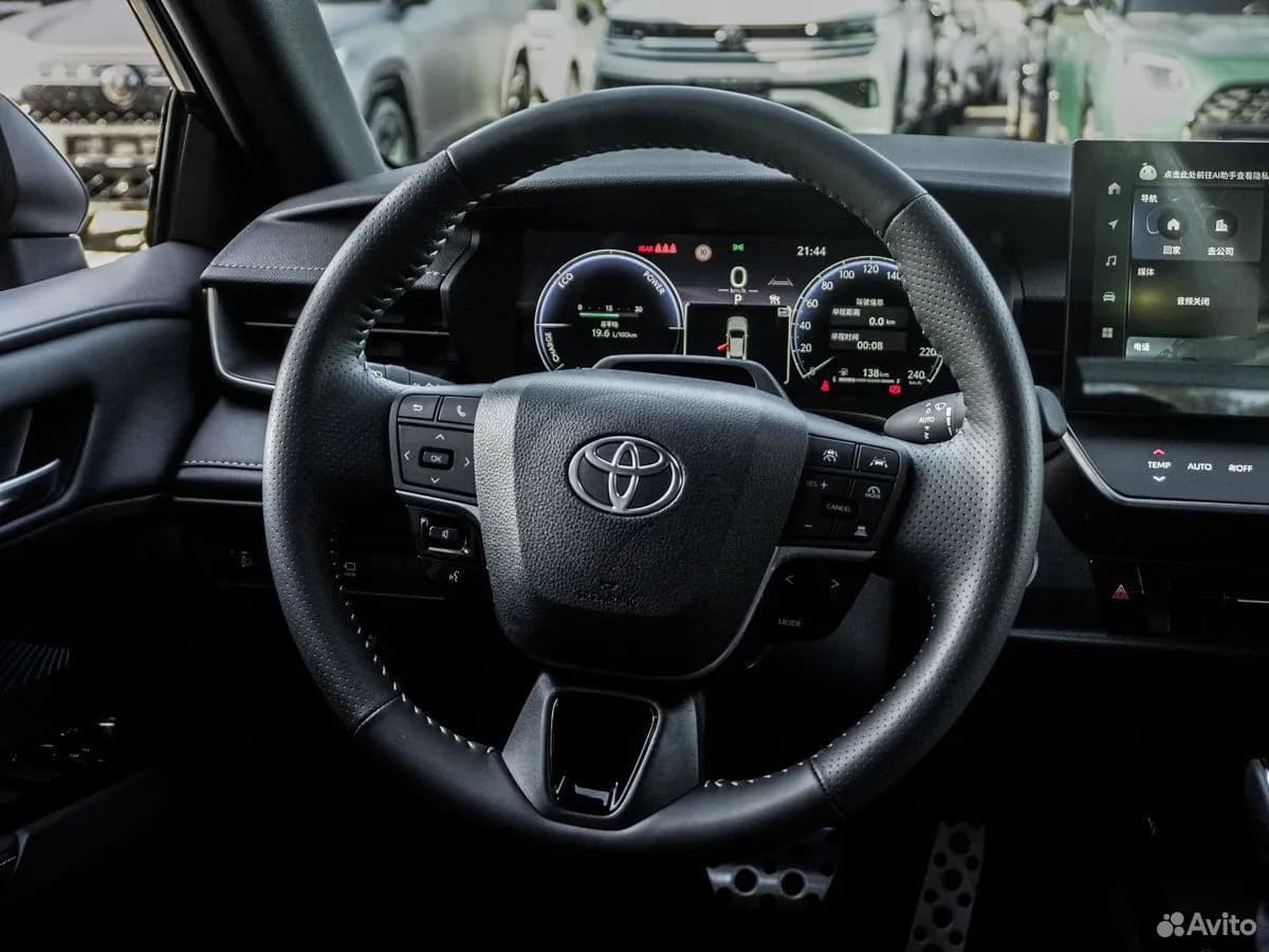 Toyota Camry — фото 33