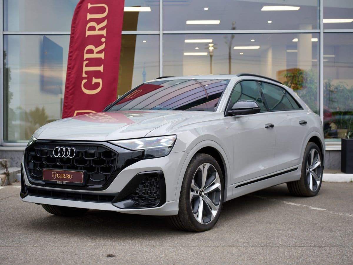 Audi Q8 — фото 1