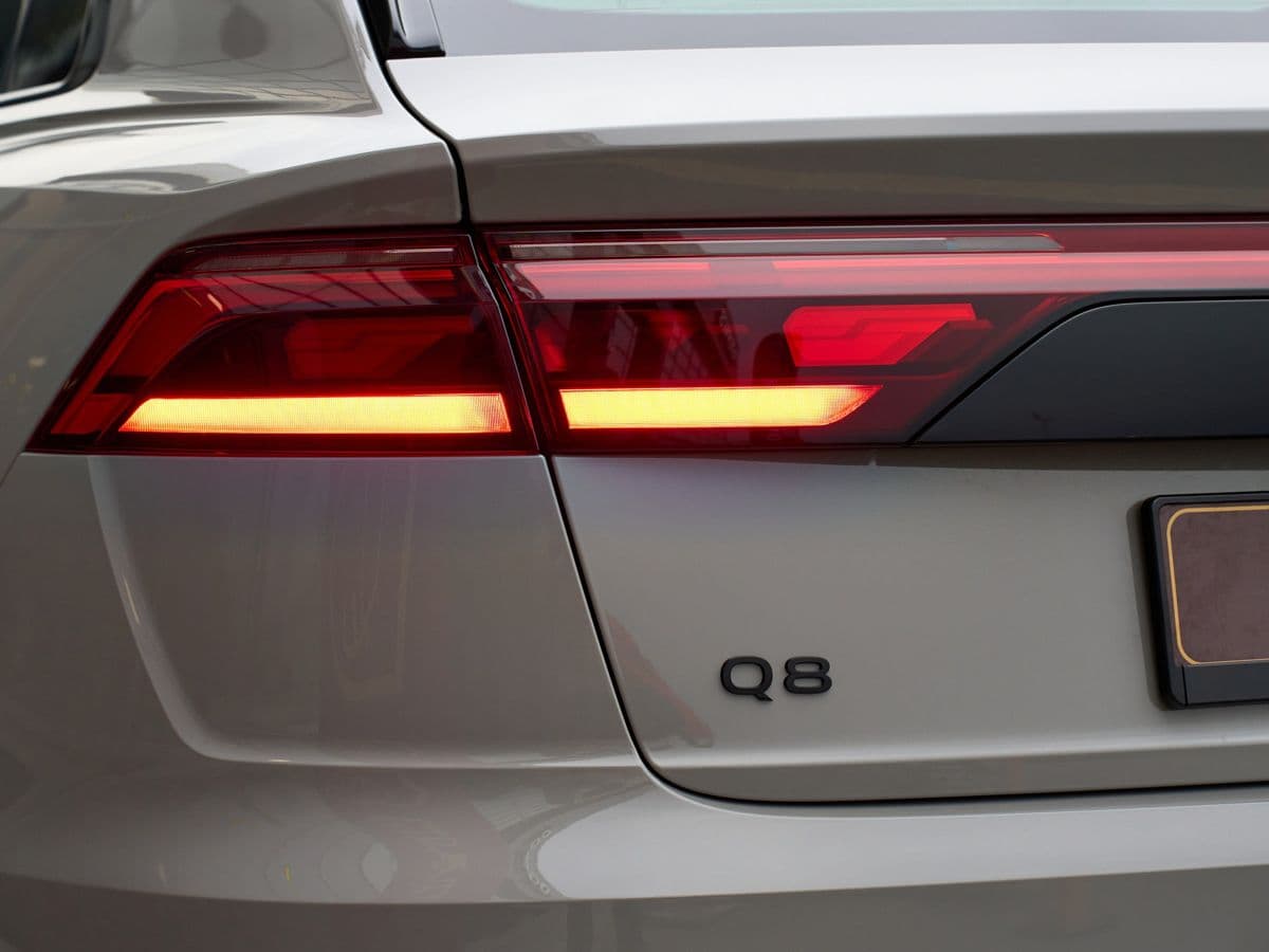 Audi Q8 — фото 12