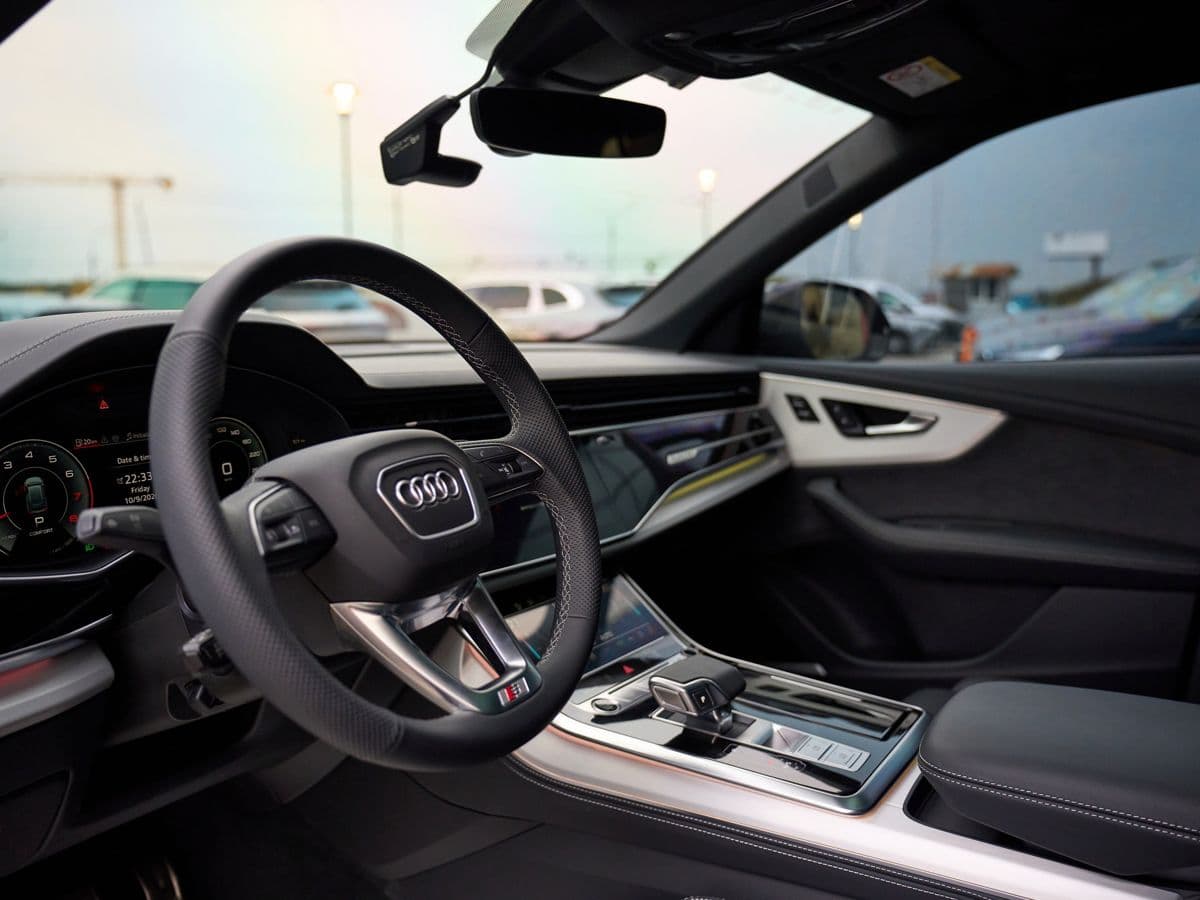 Audi Q8 — фото 14