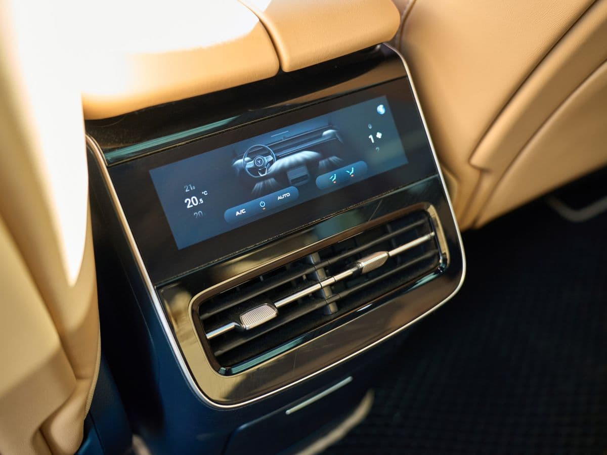 Voyah Free — фото 34