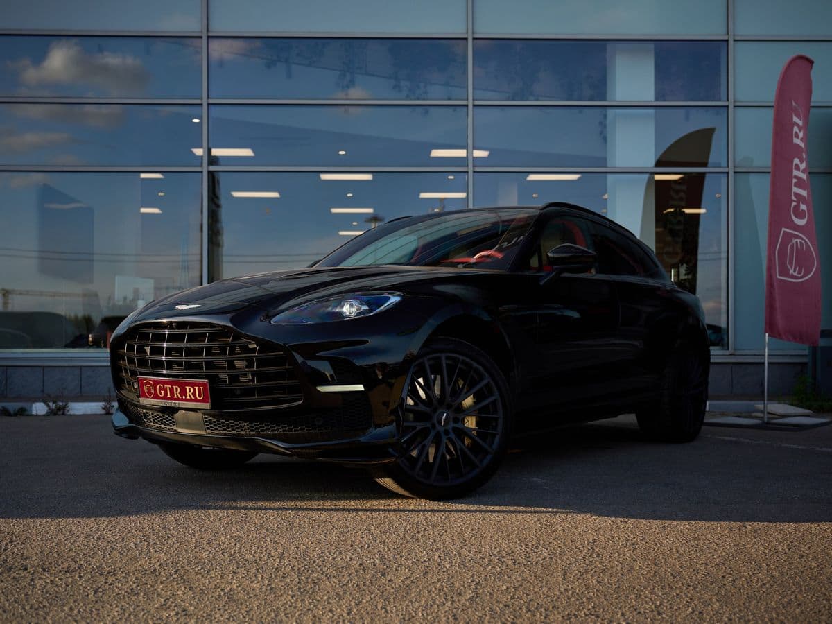 Aston Martin DBX — фото 1