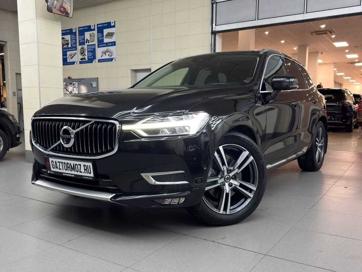 Volvo XC60 — фото 1