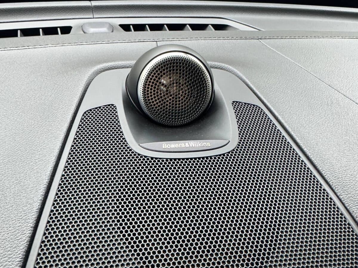 Volvo XC60 — фото 14