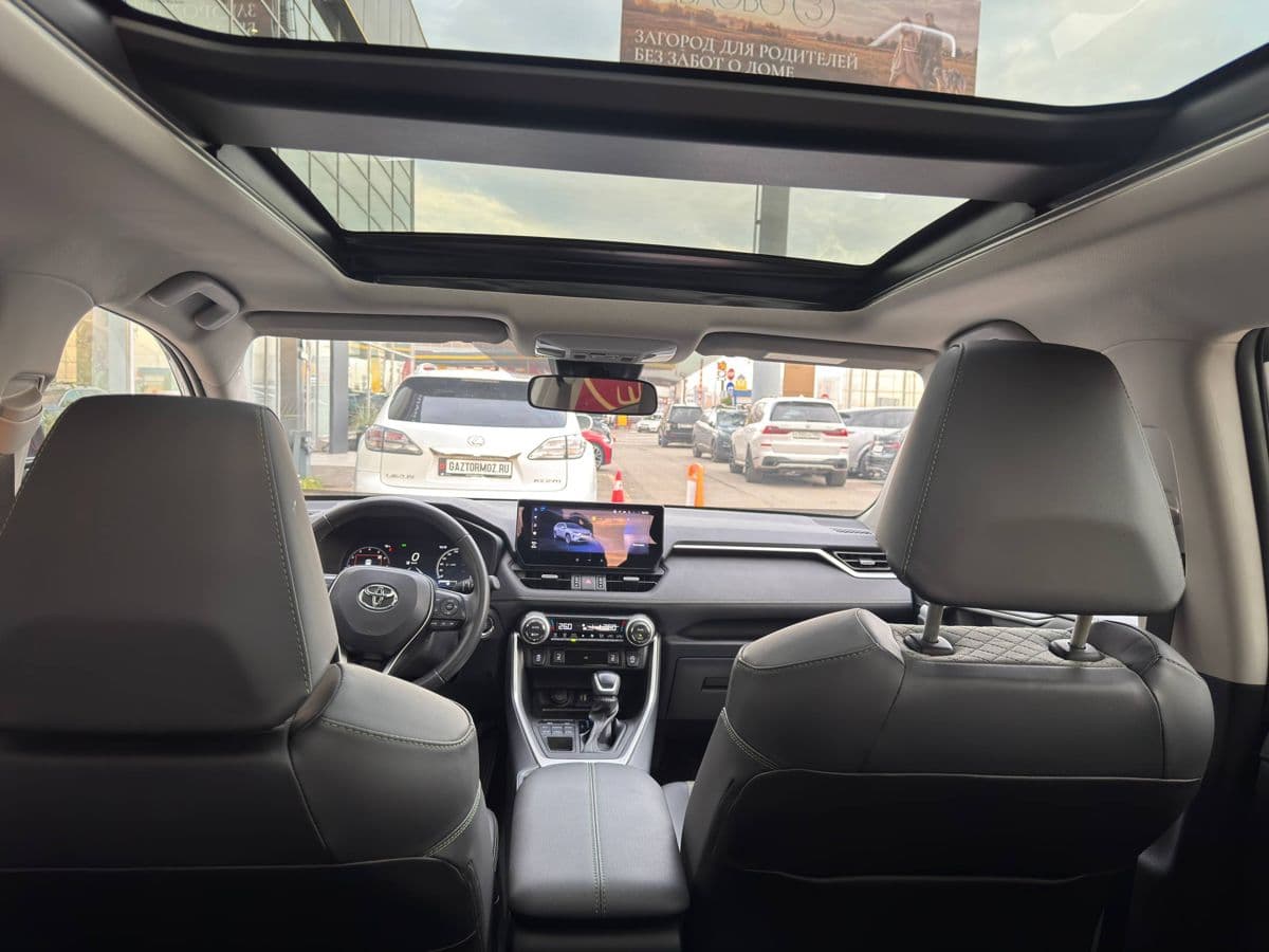 Toyota RAV4 — фото 12