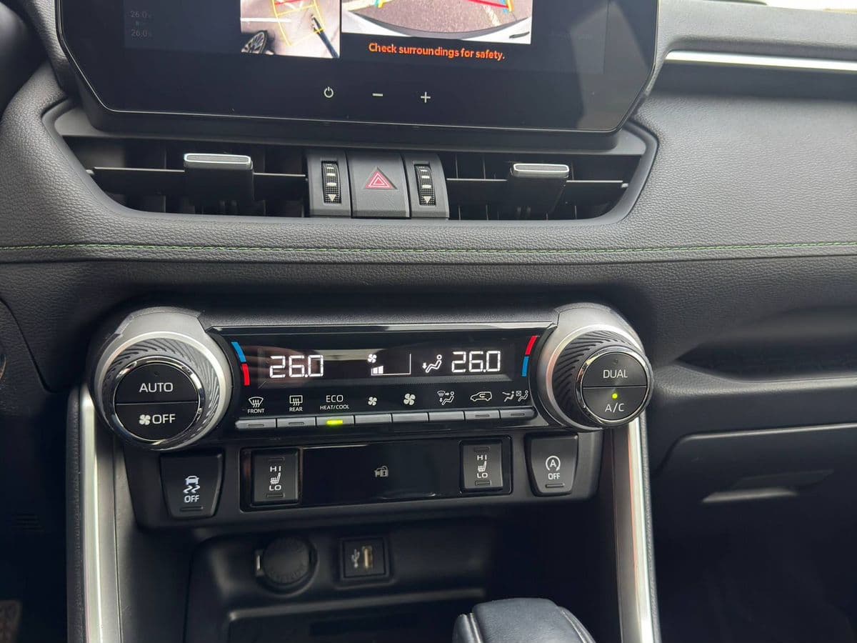 Toyota RAV4 — фото 15