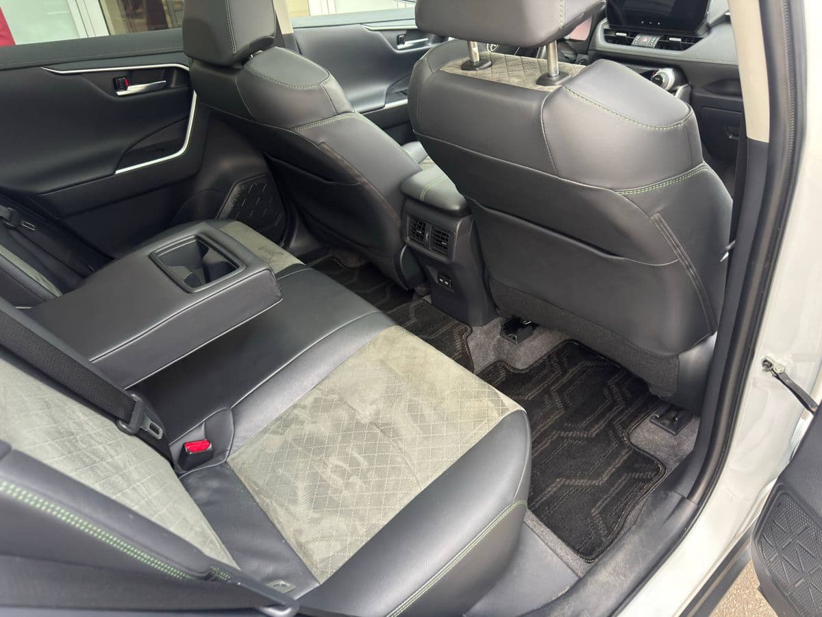 Toyota RAV4 — фото 16