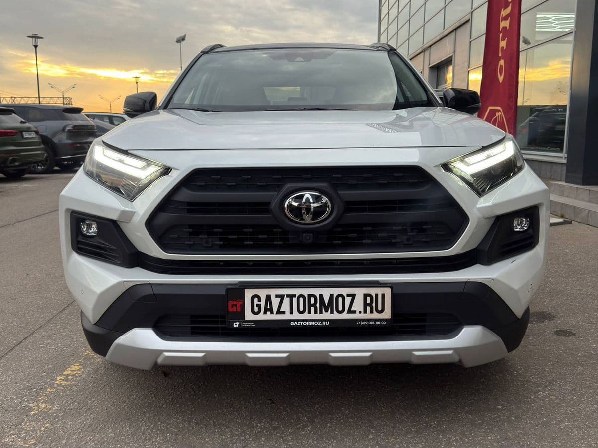 Toyota RAV4 — фото 7