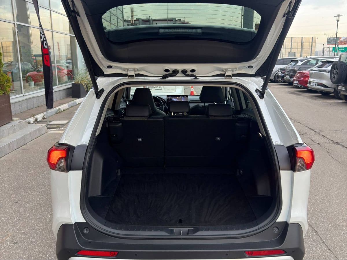 Toyota RAV4 — фото 9
