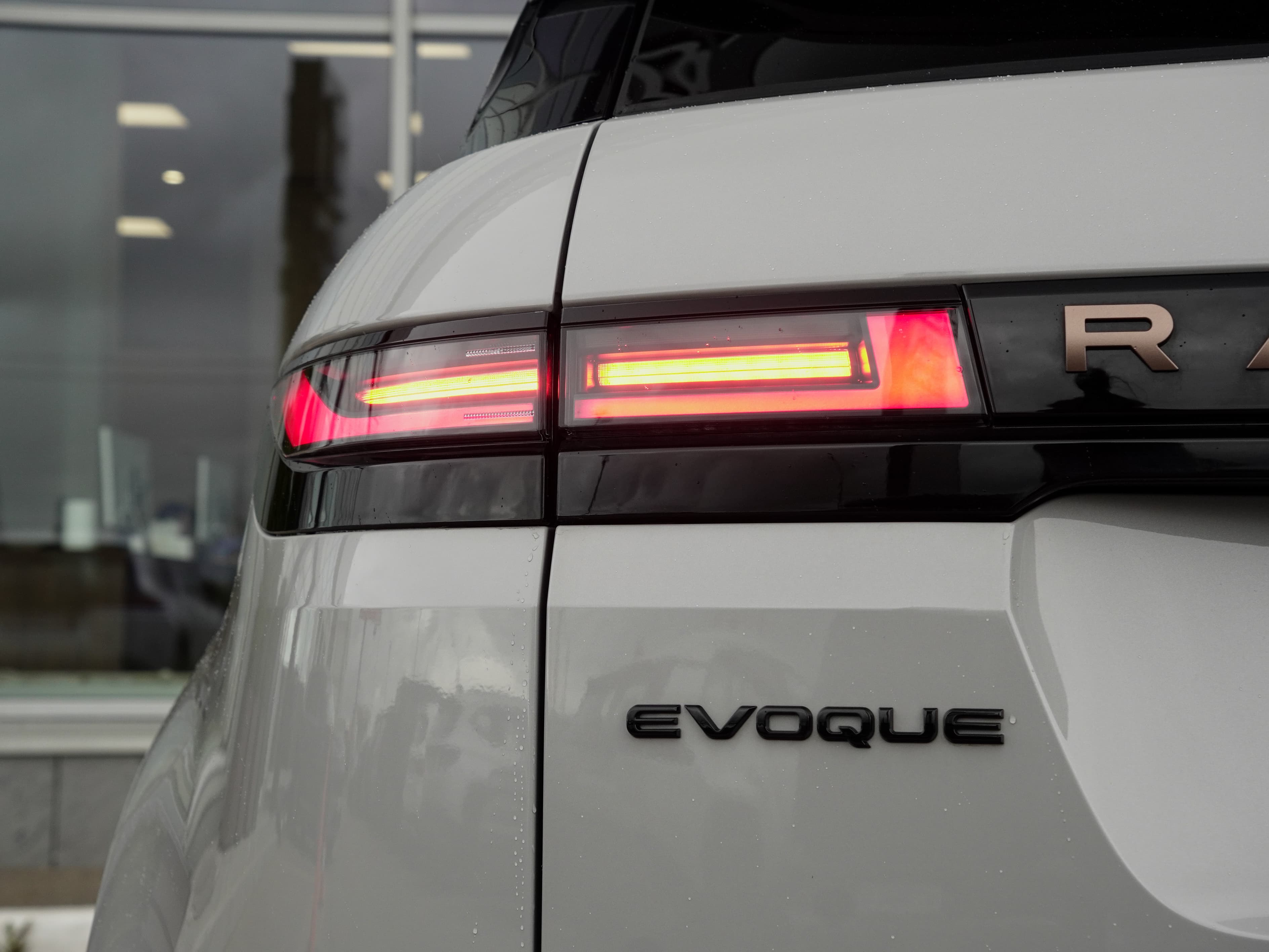Land Rover Range Rover Evoque — фото 13