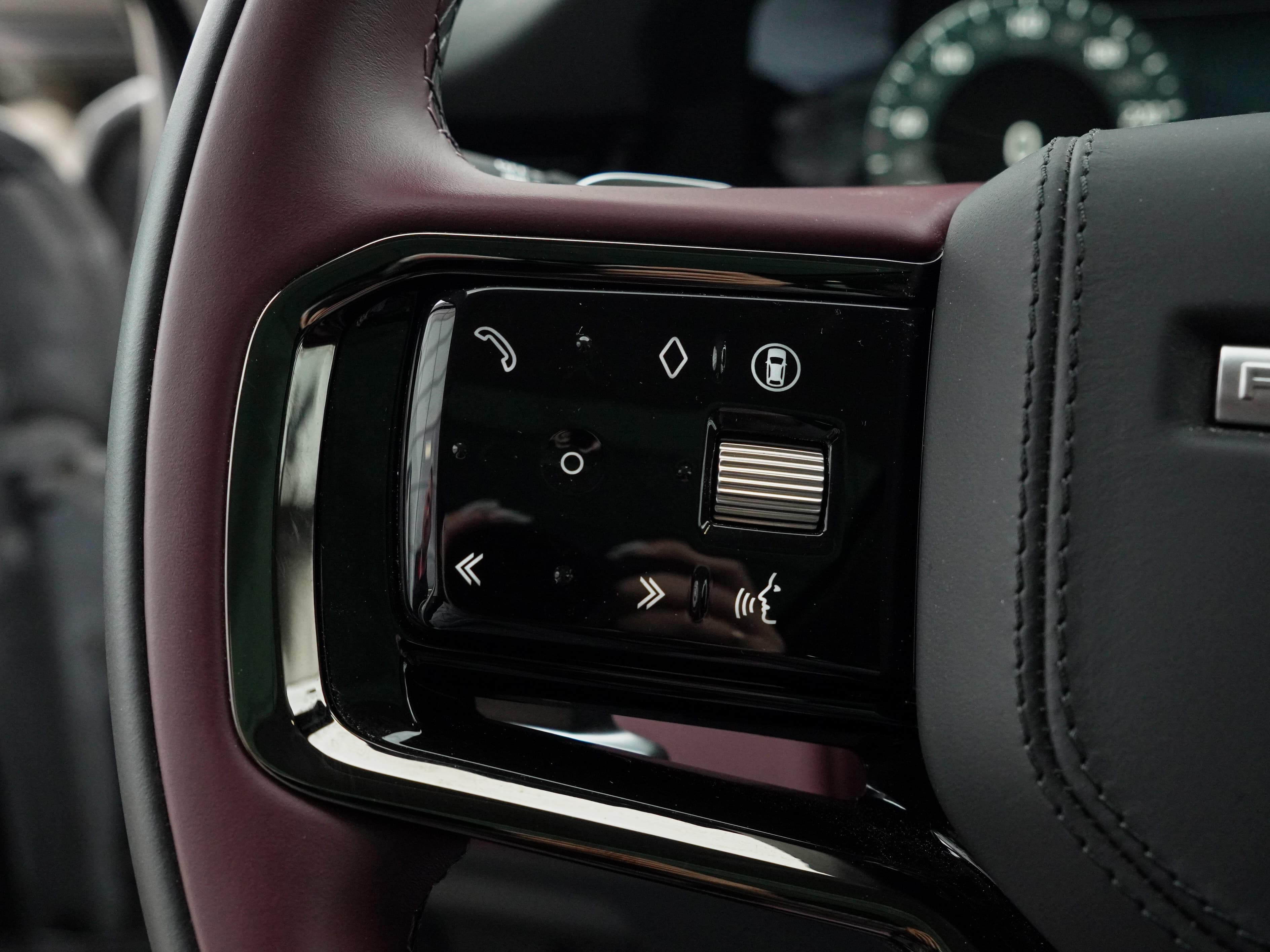 Land Rover Range Rover Evoque — фото 21