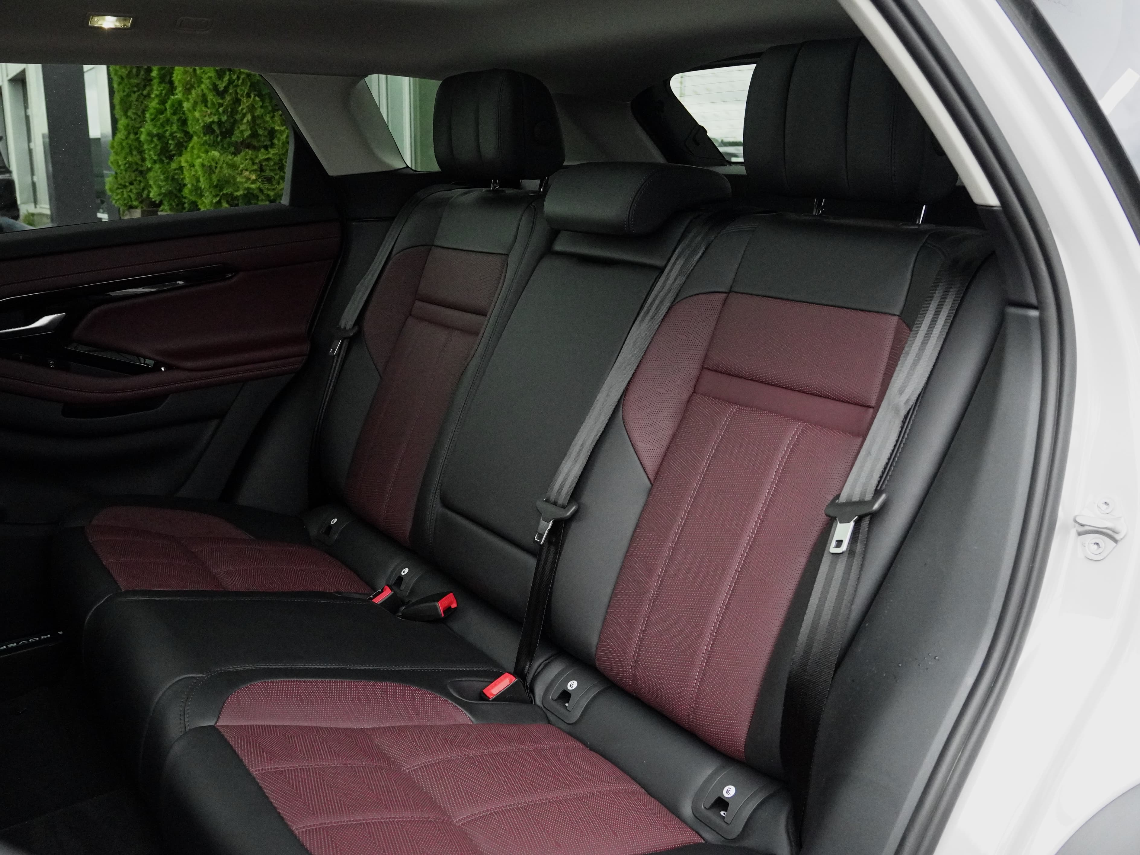 Land Rover Range Rover Evoque — фото 28