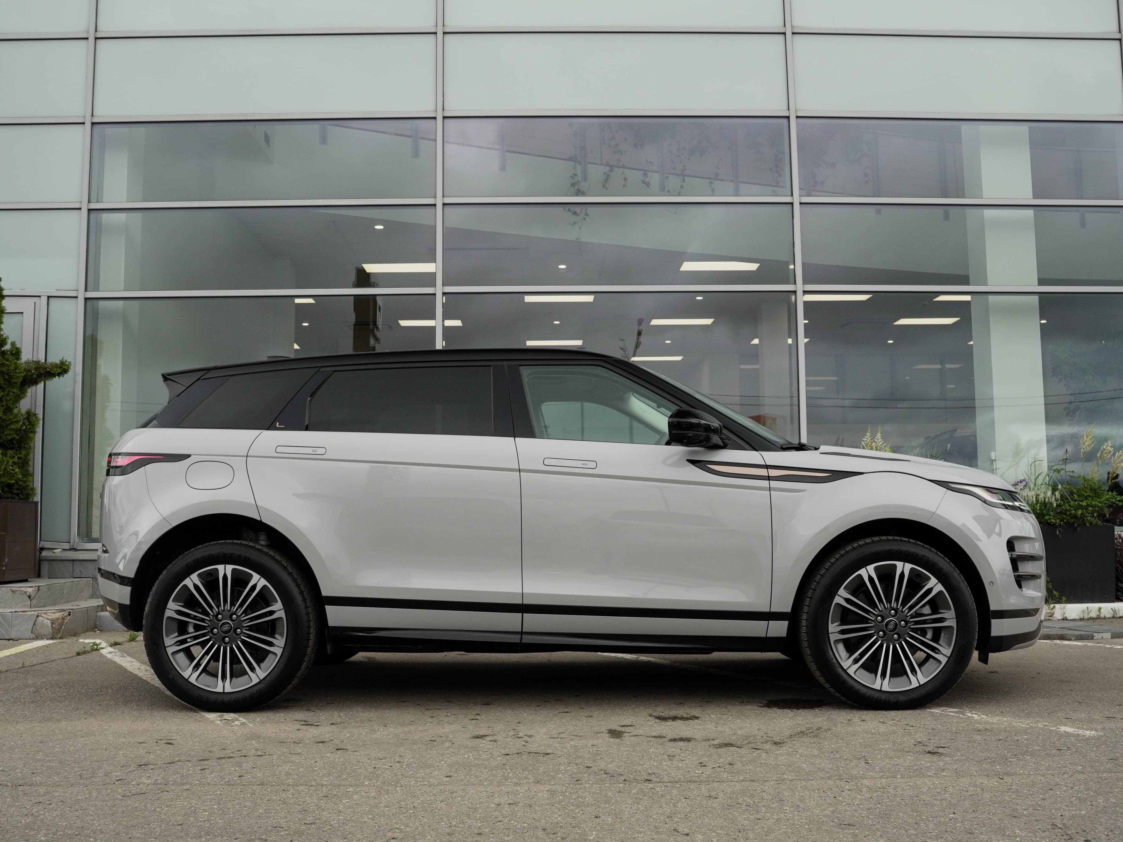 Land Rover Range Rover Evoque — фото 4