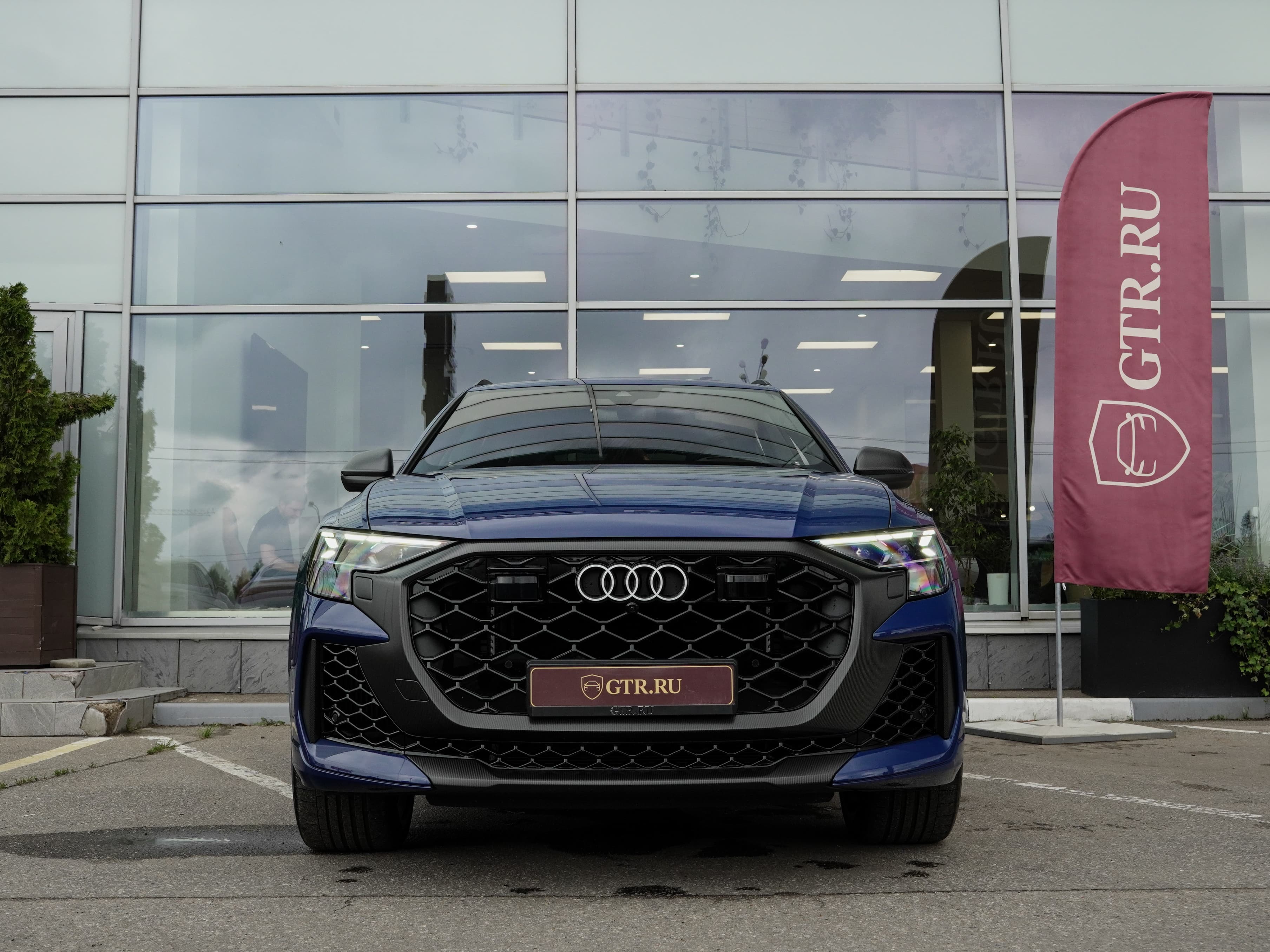 Audi RS Q8 — фото 2