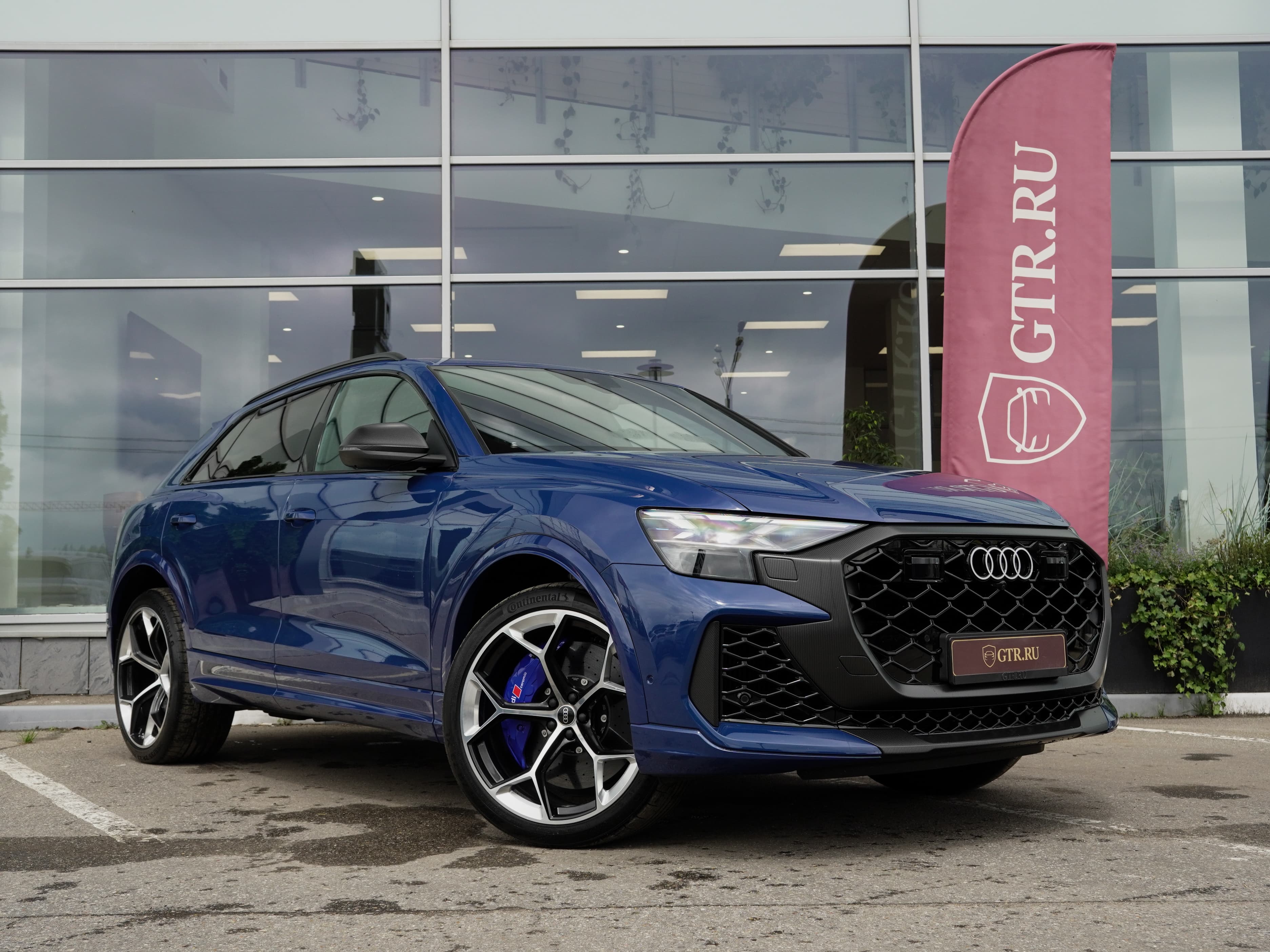 Audi RS Q8 — фото 3