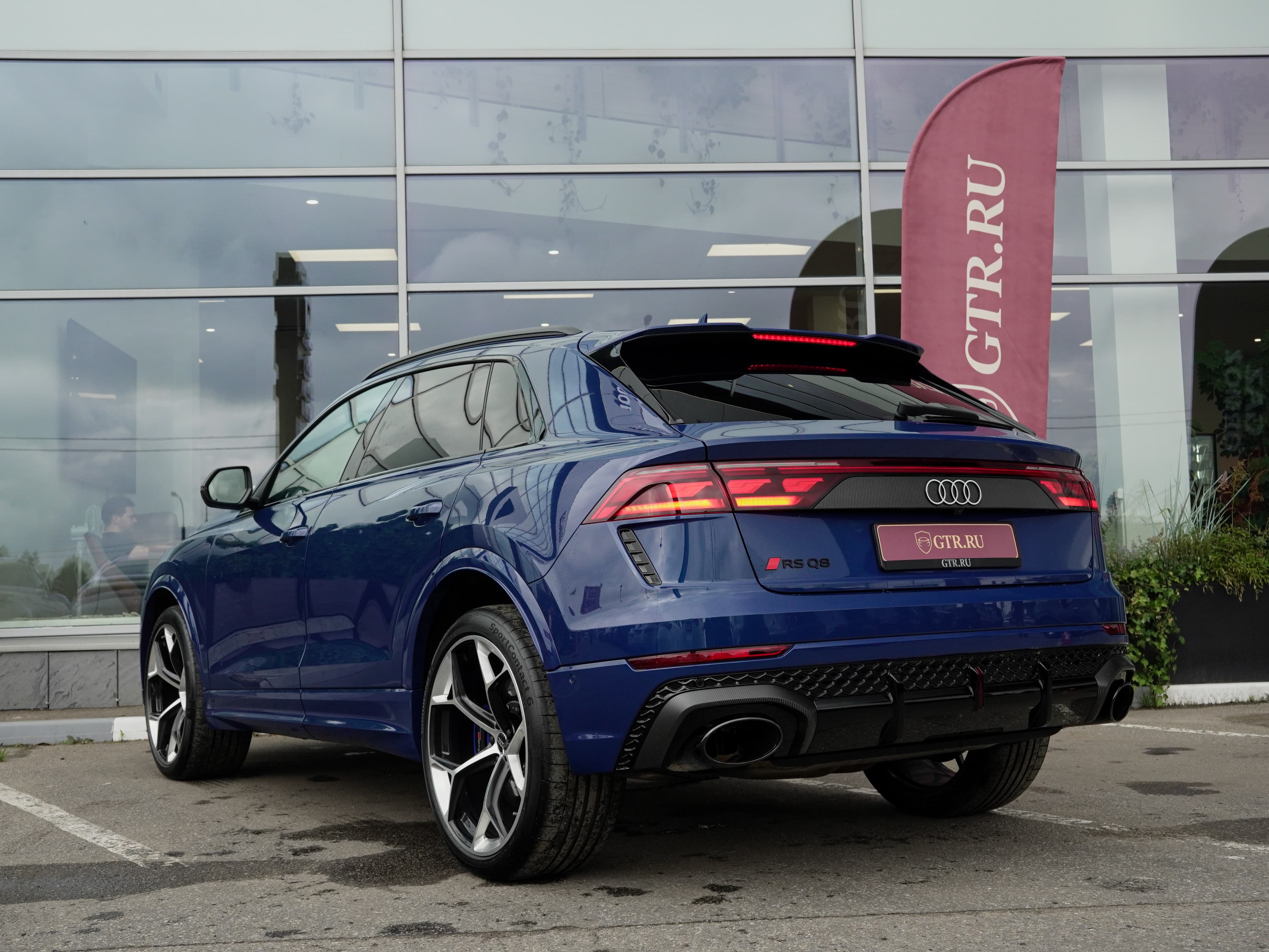 Audi RS Q8 — фото 5