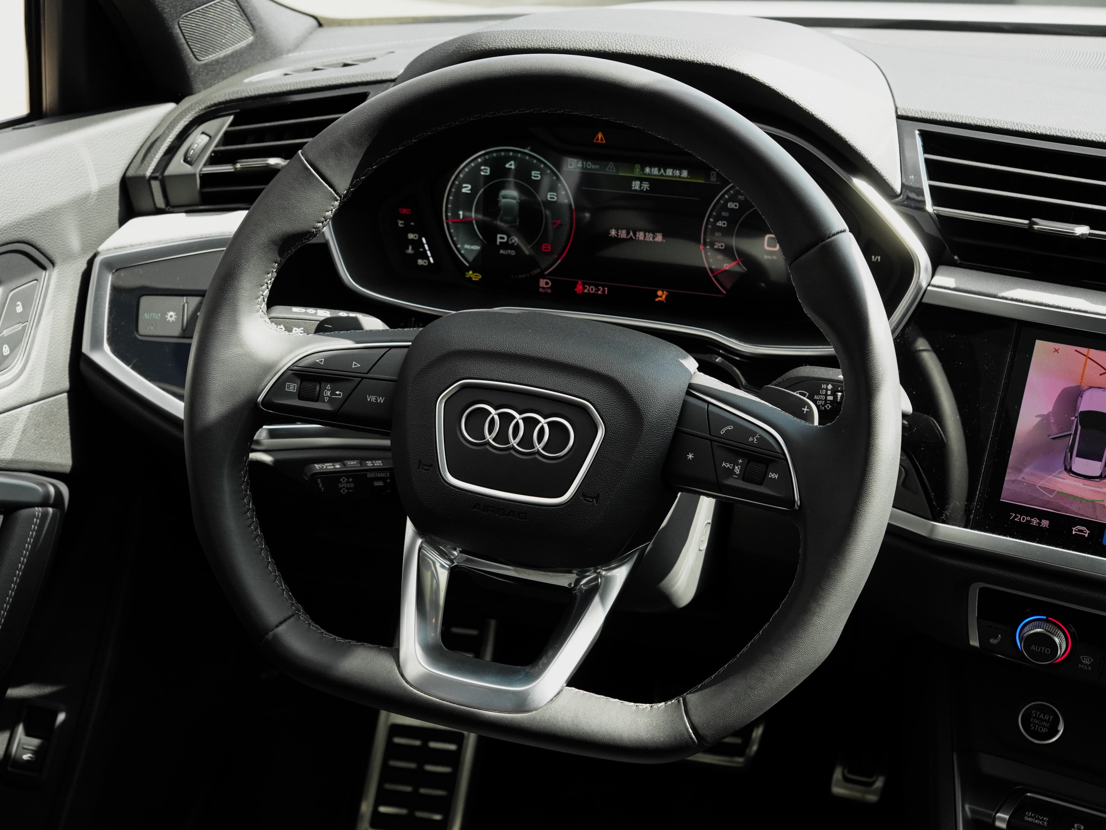 Audi Q3 — фото 34