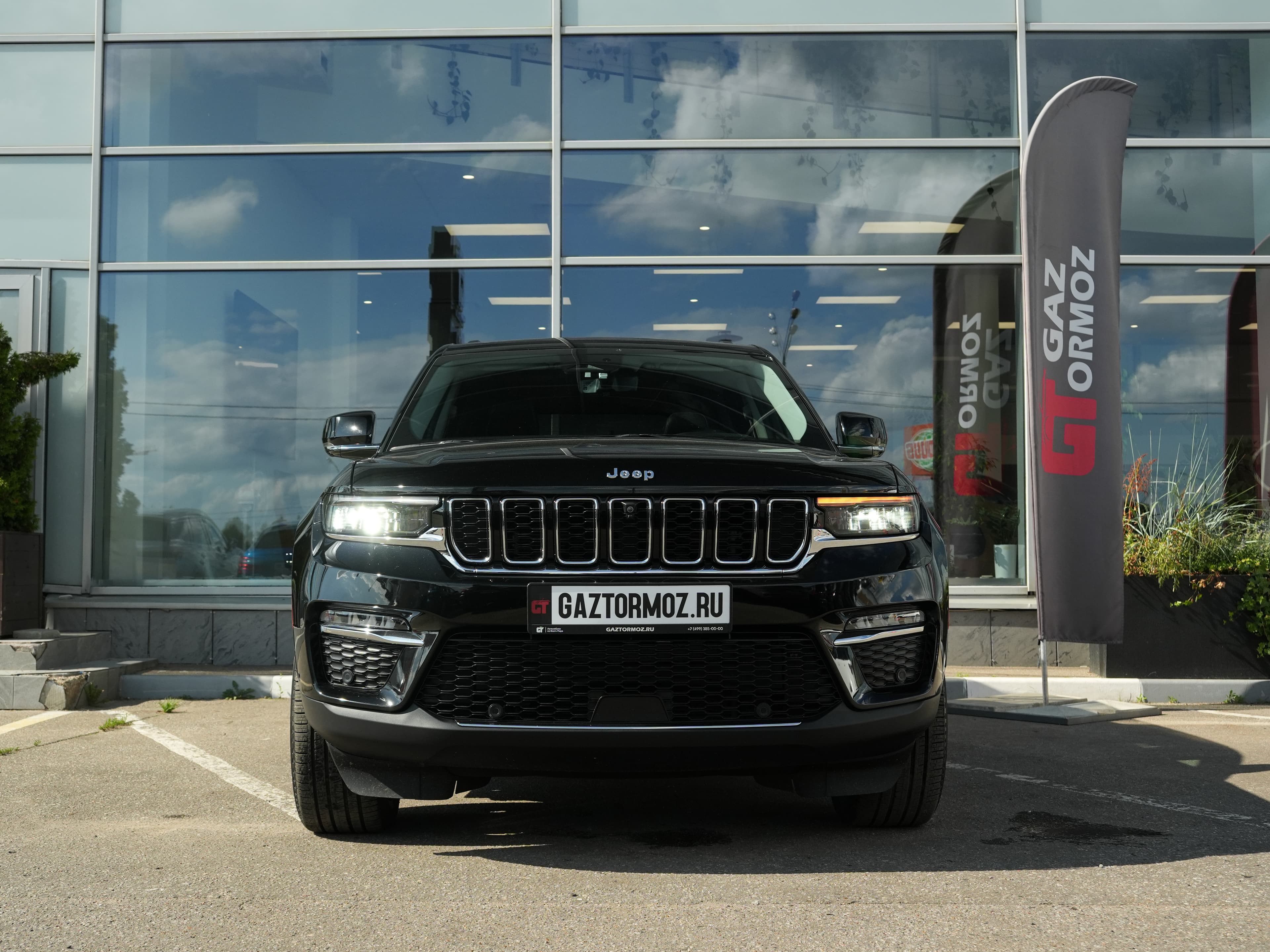 Jeep Grand Cherokee — фото 2