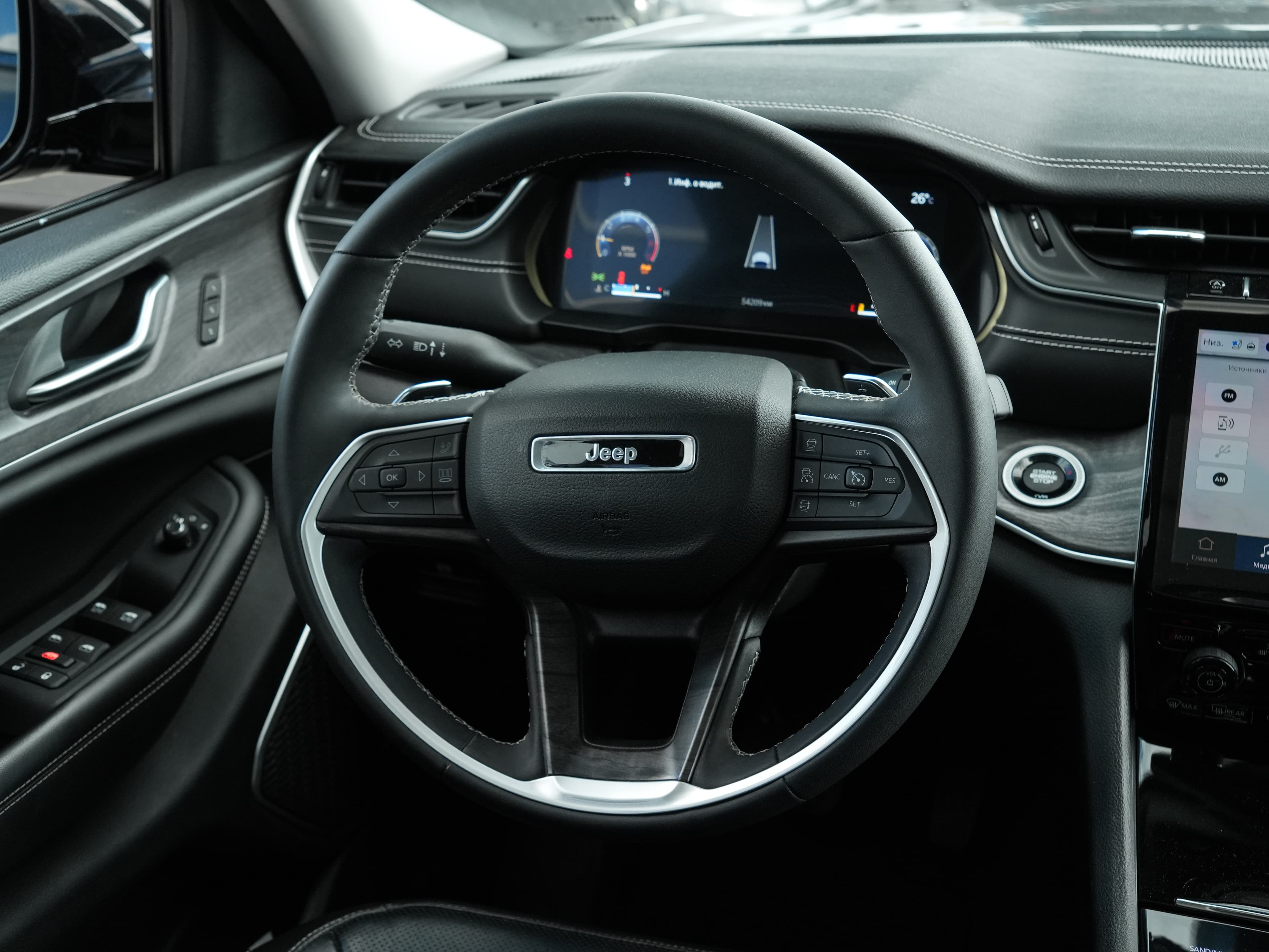 Jeep Grand Cherokee — фото 17